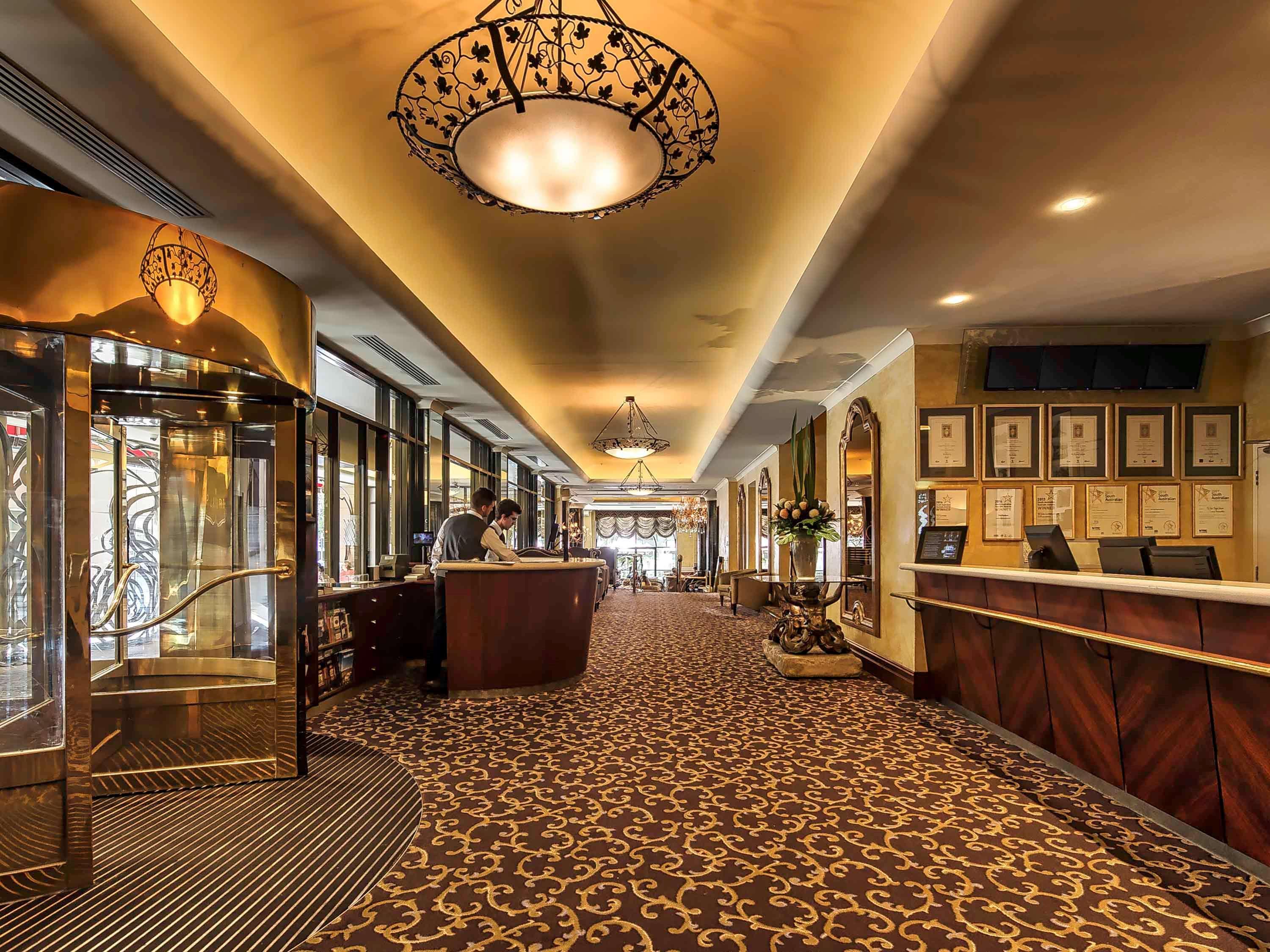 ホテル ザ プレイフォード アデレード M ギャラリー バイ ソフィテル エクステリア 写真 The lobby of the hotel